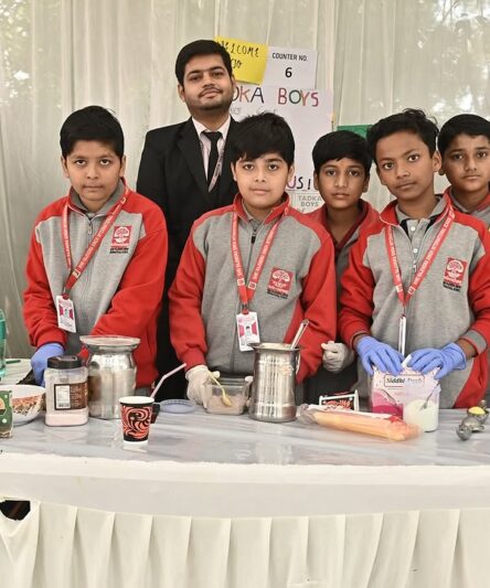 WhatsApp Image 2025-11-17 at 22.04.00